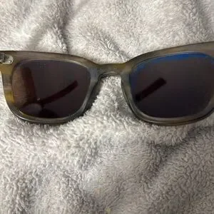 KREWE | Accessories | Krewe Avery Sunglasses Brown | Poshmark display picture 1